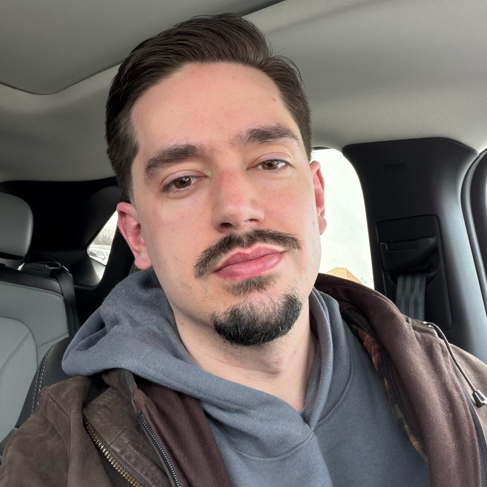 Meet your Posher, Aaron